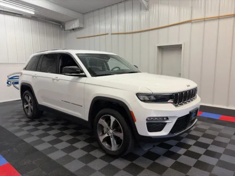 Another view of 2023 Jeep Grand Cherokee Limited for sale in Syracuse, NY at Candy Cars