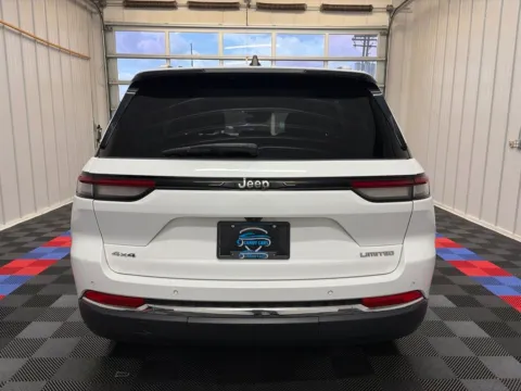 More photos of 2023 Jeep Grand Cherokee Limited at Candy Cars, NY