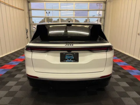 More photos of 2024 Jeep Wagoneer S Launch Edition at Candy Cars, NY