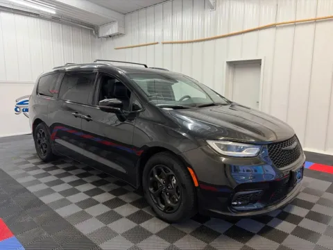 Another view of 2024 Chrysler Pacifica Hybrid Select Premium S Appearance for sale in Syracuse, NY at Candy Cars