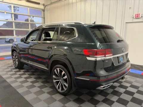 More photos of 2021 Volkswagen Atlas 3.6L V6 SEL Premium R-Line at Candy Cars, NY