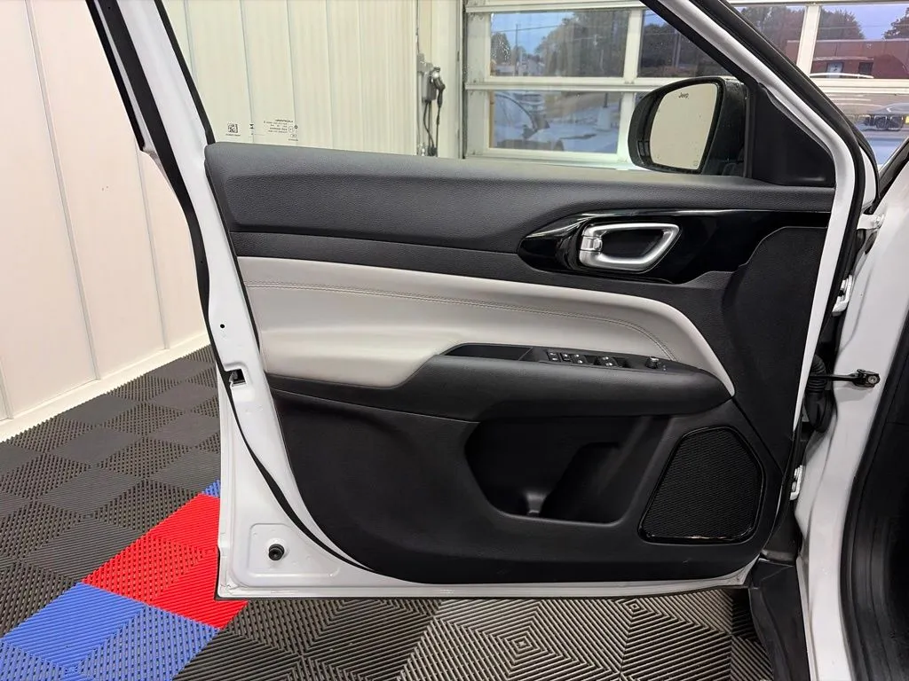 2025 Jeep Compass Limited - Photo 10