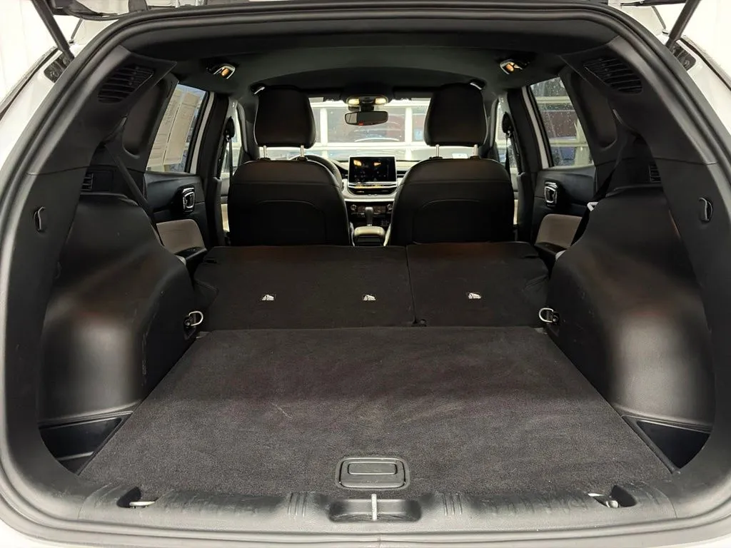 2025 Jeep Compass Limited - Photo 16