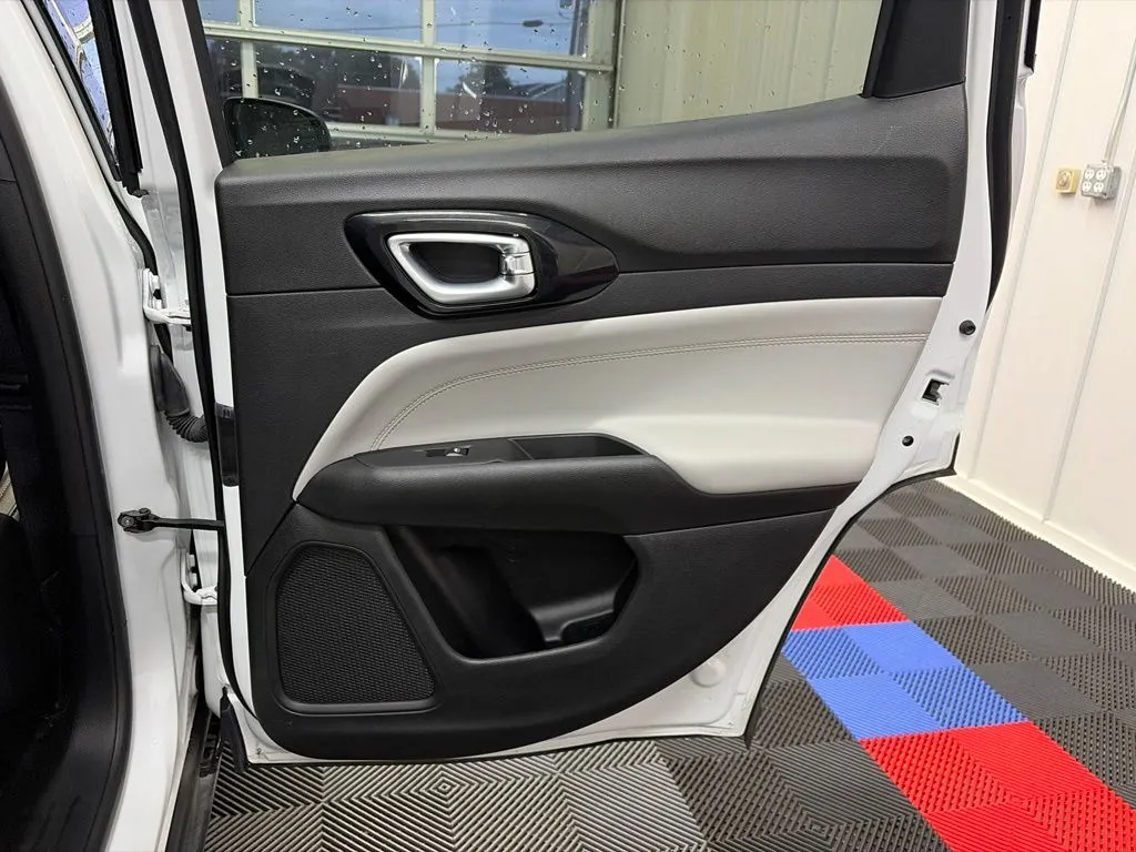 2025 Jeep Compass Limited - Photo 18
