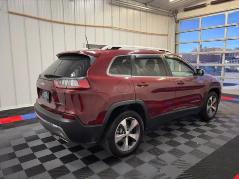 More photos of 2021 Jeep Cherokee Limited at Candy Cars, NY