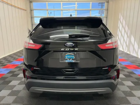 More photos of 2024 Ford Edge SEL at Candy Cars, NY