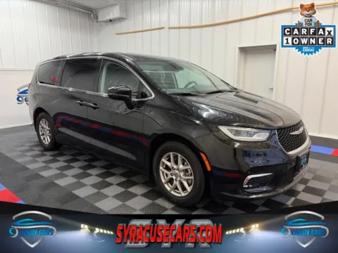 Black 2024 Chrysler Pacifica Touring L for sale in Syracuse, NY