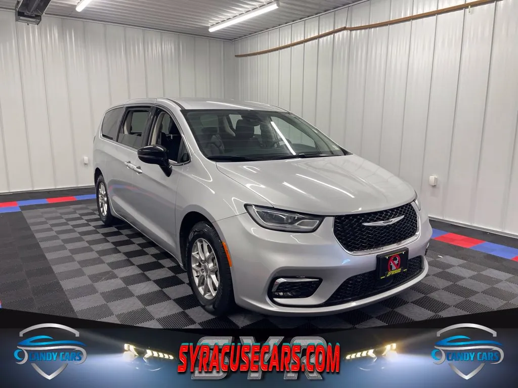2024 Chrysler Pacifica Touring L for sale in Syracuse, NY