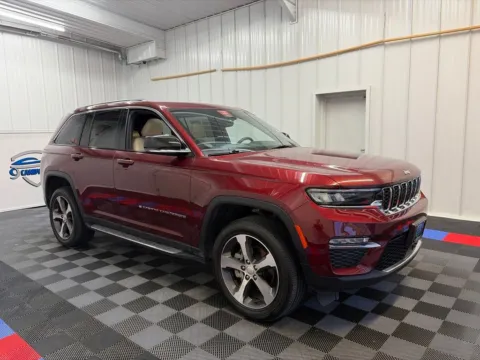Another view of 2023 Jeep Grand Cherokee Limited for sale in Syracuse, NY at Candy Cars