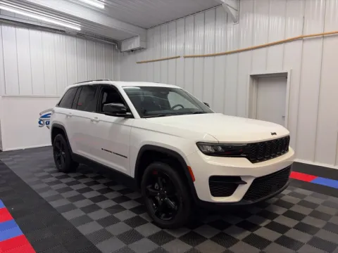 Another view of 2023 Jeep Grand Cherokee Altitude X for sale in Syracuse, NY at Candy Cars