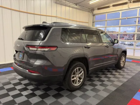 More photos of 2023 Jeep Grand Cherokee L Laredo at Candy Cars, NY