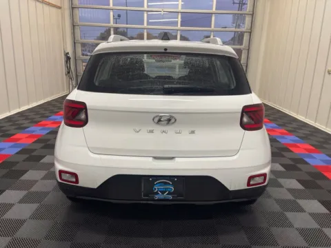 More photos of 2022 Hyundai Venue SEL at Candy Cars, NY