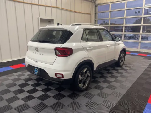More photos of 2022 Hyundai Venue SEL at Candy Cars, NY