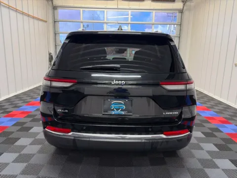 More photos of 2023 Jeep Grand Cherokee Laredo at Candy Cars, NY
