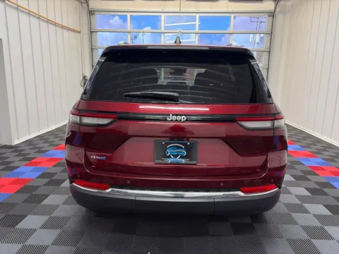 More photos of 2024 Jeep Grand Cherokee 4xe at Candy Cars, NY