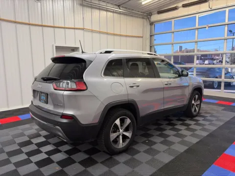 More photos of 2021 Jeep Cherokee Limited at Candy Cars, NY