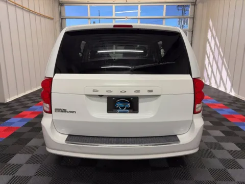 More photos of 2018 Dodge Grand Caravan SE at Candy Cars, NY