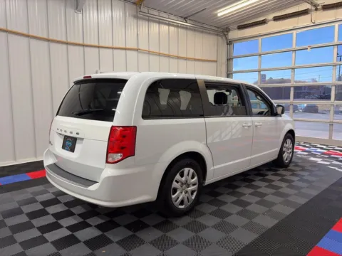 More photos of 2018 Dodge Grand Caravan SE at Candy Cars, NY