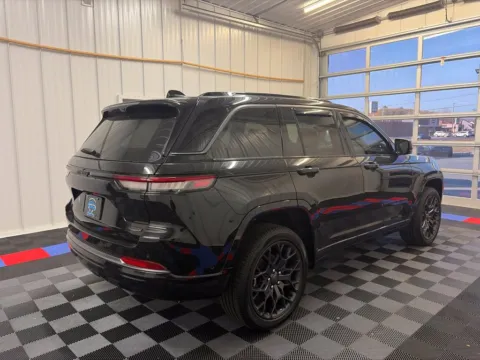 More photos of 2026 Jeep Grand Cherokee Summit at Candy Cars, NY