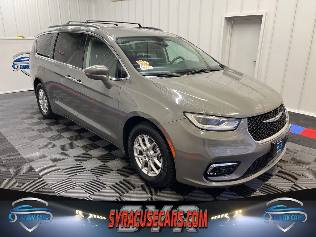 2022 Chrysler Pacifica Touring L for sale in Syracuse, NY
