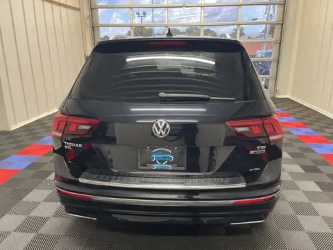More photos of 2018 Volkswagen Tiguan 2.0T SEL Premium at Candy Cars, NY