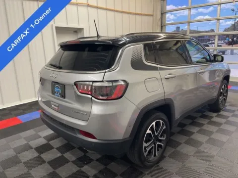 More photos of 2022 Jeep Compass Limited at Candy Cars, NY
