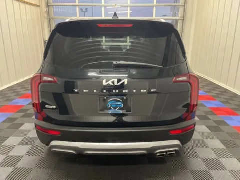 More photos of 2022 Kia Telluride SX at Candy Cars, NY