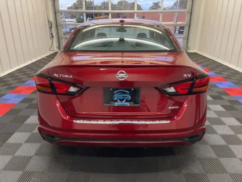 More photos of 2022 Nissan Altima 2.5 SV at Candy Cars, NY