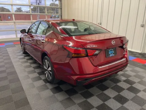 More photos of 2022 Nissan Altima 2.5 SV at Candy Cars, NY