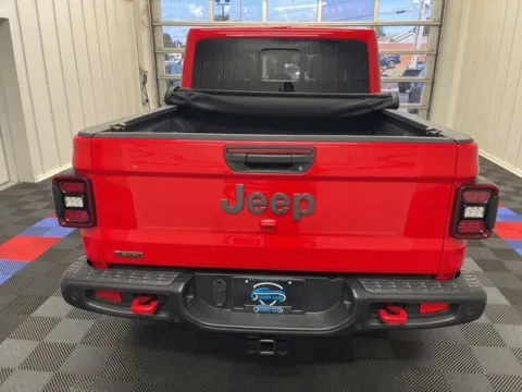 More photos of 2022 Jeep Gladiator Rubicon at Candy Cars, NY