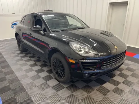 Photos of 2018 Porsche Macan for sale in Syracuse, NY at Candy Cars