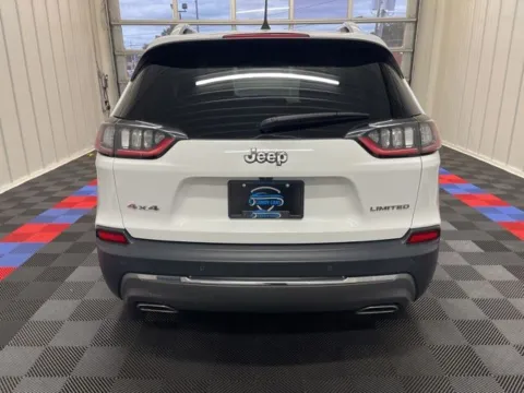 More photos of 2019 Jeep Cherokee Limited at Candy Cars, NY