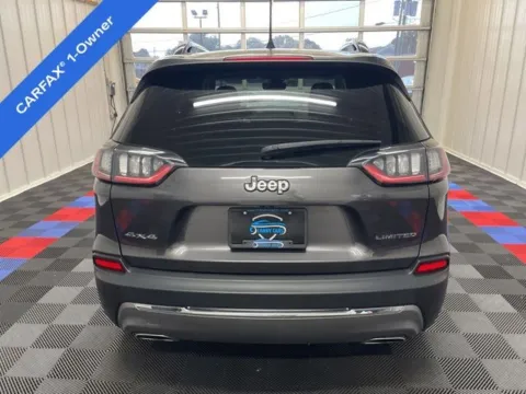 More photos of 2022 Jeep Cherokee Limited at Candy Cars, NY