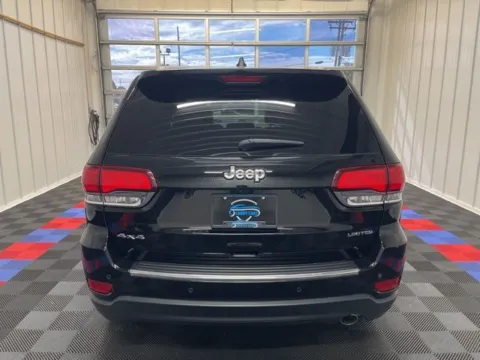 More photos of 2022 Jeep Grand Cherokee WK Limited at Candy Cars, NY