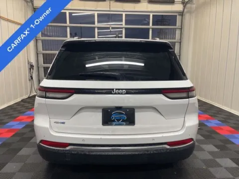 More photos of 2024 Jeep Grand Cherokee 4xe at Candy Cars, NY