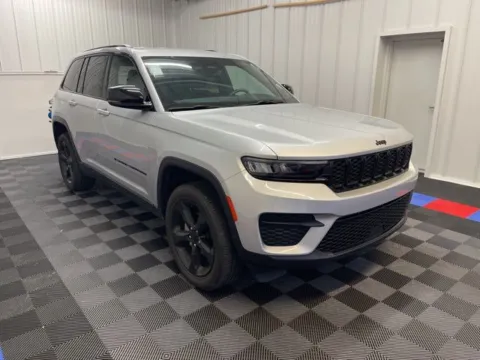 Photos of 2022 Jeep Grand Cherokee Altitude for sale in Syracuse, NY at Candy Cars
