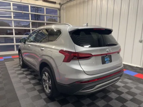 More photos of 2023 Hyundai Santa Fe SEL at Candy Cars, NY