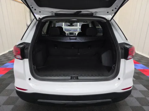 More photos of 2023 Chevrolet Equinox LT at Candy Cars, NY