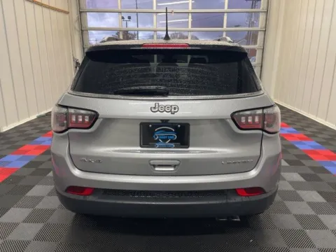 More photos of 2022 Jeep Compass Limited at Candy Cars, NY