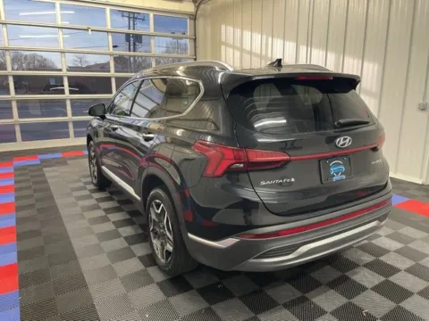 More photos of 2023 Hyundai Santa Fe Plug-In Hybrid Limited at Candy Cars, NY