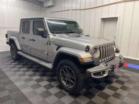 Photos of 2020 Jeep Gladiator Overland for sale in Syracuse, NY at Candy Cars