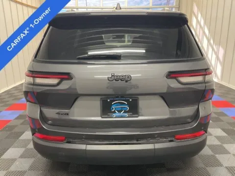 More photos of 2023 Jeep Grand Cherokee L Altitude at Candy Cars, NY