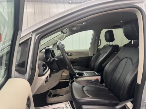 More photos of 2024 Chrysler Pacifica Touring L at Bridgeland Auto Brokers, NY