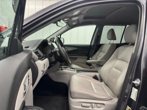 More photos of 2023 Honda Ridgeline RTL-E at Bridgeland Auto Brokers, NY