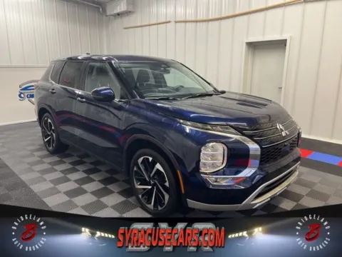 Gray 2024 Mitsubishi Outlander SE Black Edition w/Pano Roof for sale in Bridgeport, NY