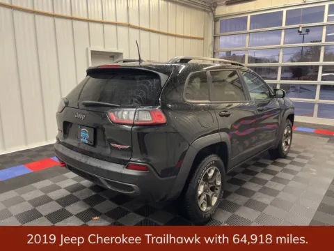 Another view of 2019 Jeep Cherokee Trailhawk for sale in Bridgeport, NY at Bridgeland Auto Brokers