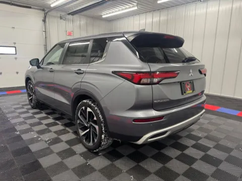 More photos of 2024 Mitsubishi Outlander SE at Bridgeland Auto Brokers, NY