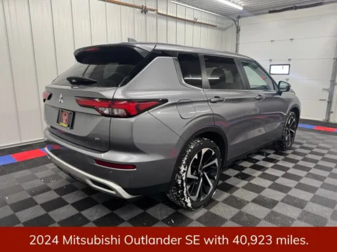 Another view of 2024 Mitsubishi Outlander SE for sale in Bridgeport, NY at Bridgeland Auto Brokers
