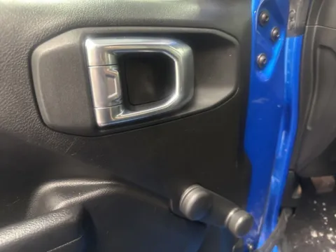 More photos of 2022 Jeep Gladiator Sport at Bridgeland Auto Brokers, NY