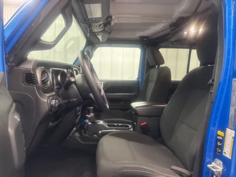 More photos of 2022 Jeep Gladiator Sport at Bridgeland Auto Brokers, NY